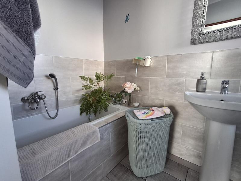 3 Bedroom Property for Sale in Golden Mile Western Cape